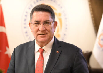 Zzincir marketler arasında az 500 metre mesafe olması talep edildi