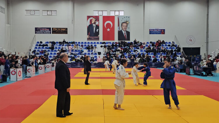 9'uncu Uluslararası Madenci Kupası Judo Turnuvası sona erdi