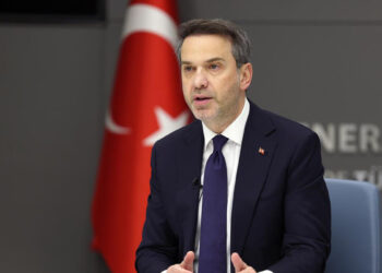 Yenilenebilir enerji kapasitemizi 120 gigavata çıkarmayı hedefliyoruz