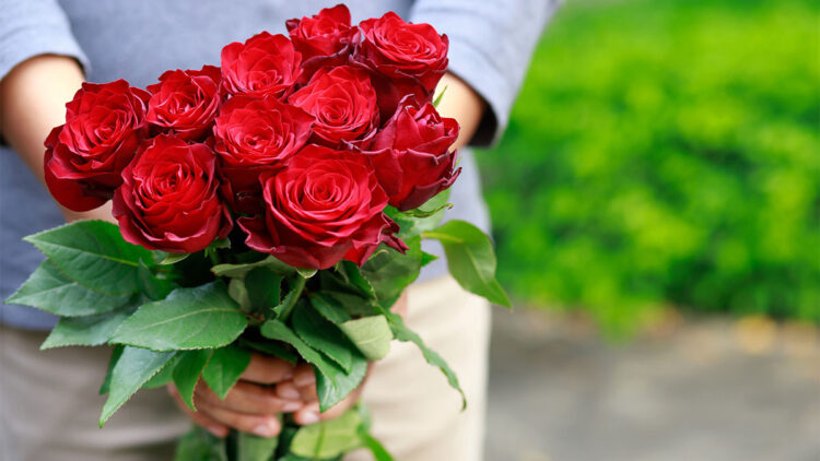 Yargıtay, eşini denemek için isimsiz çiçek gönderen kocayı kusurlu buldu