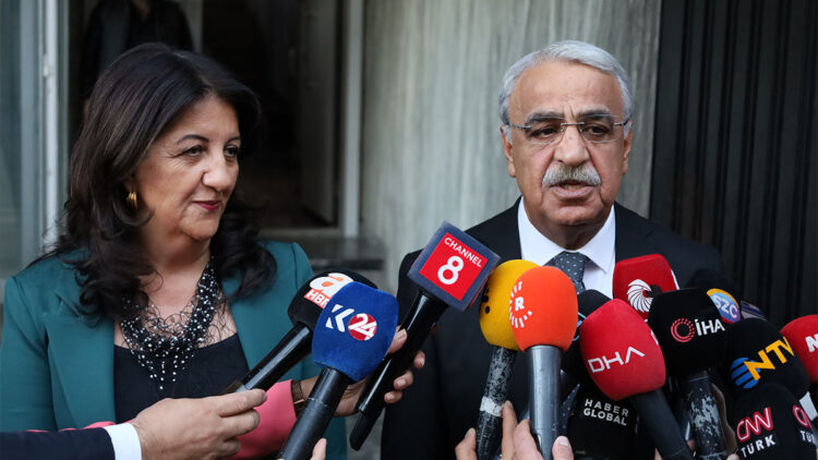 DEM Parti İmralı heyeti yarın Ahmet Davutoğlu'nu ziyaret edecek