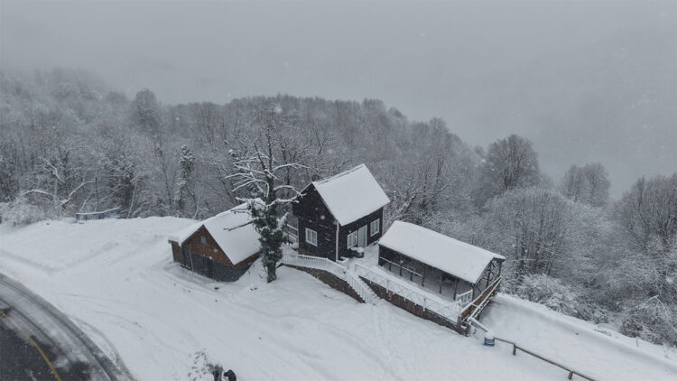 Türkiye kışa teslim oldu; köy yolları ulaşıma kapandı