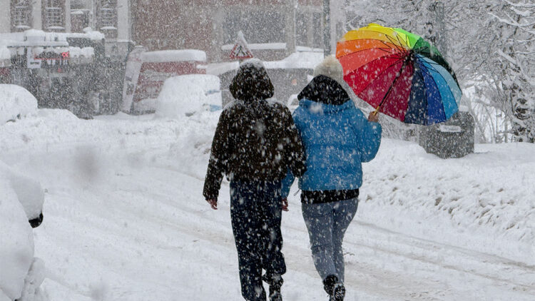 Meteoroloji'den kar yağışı uyarısı; soğuk ve yağışlı hava kendini gösterecek