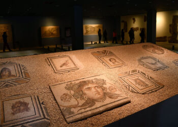 Suların altından: Zeugma