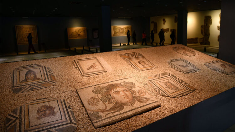 Suların altından: Zeugma