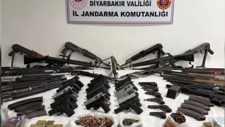 Silah kaçakçılığı operasyonunda 202 kişi gözaltına alındı