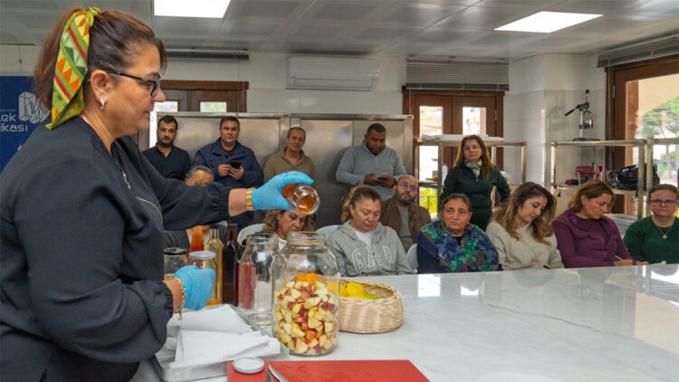 Meslek Fabrikası'nda sirkenin yapımının inceliklerini öğrendiler