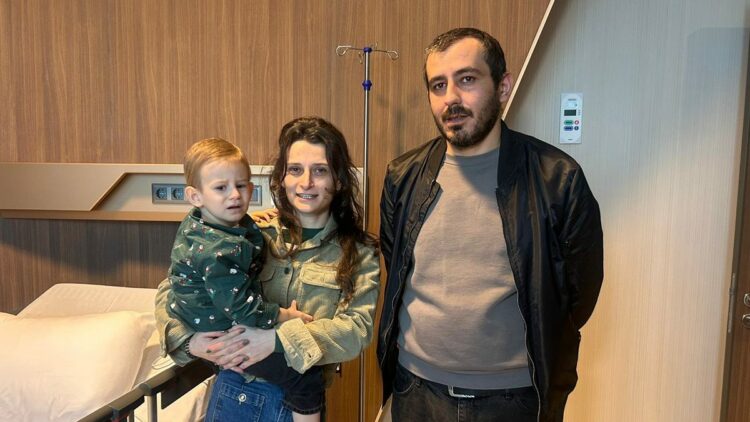 2,5 yaşındaki Nikoloz’un beyninden 7 santimetrelik tümör çıkarıldı