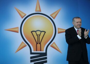 4 belediye başkanı AK Parti'ye katıldı