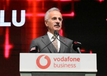 5G yetkilendirme ihalesiyle 3 milyar 534 milyon dolar gelir elde ettik