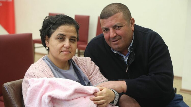 7 yıl önce evlat edinen çift, bu kez 3 aylık Emine bebeğe koruyucu aile oldu