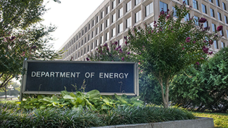 ABD, Venezuela'da petrol satışlarını kontrol altına alacak