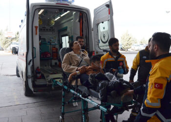 Aksaray'da 9 kişi sobadan sızan gazdan zehirlendi