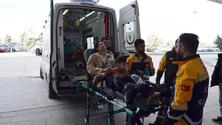 Aksaray'da 9 kişi sobadan sızan gazdan zehirlendi