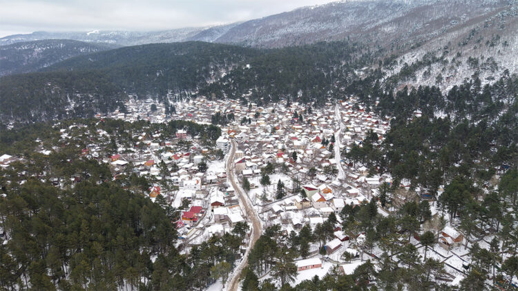 Amanos Dağları beyaz örtüyle kaplandı