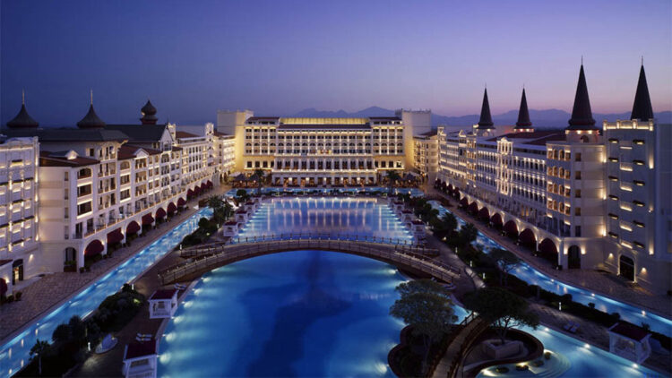 Antalya'daki ultra lüks Mardan Palace Hotel el değiştirdi