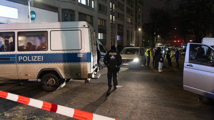 Almanya'da silahlı saldırı: 5 yaralı