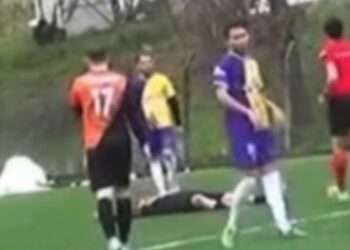 Amatör lig maçında, futbolcunun dili boğazına kaçtı