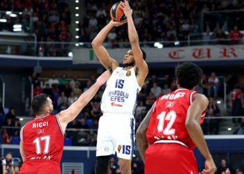 Anadolu Efes, EA7 Emporio Armani Milan'a 87-74 mağlup oldu