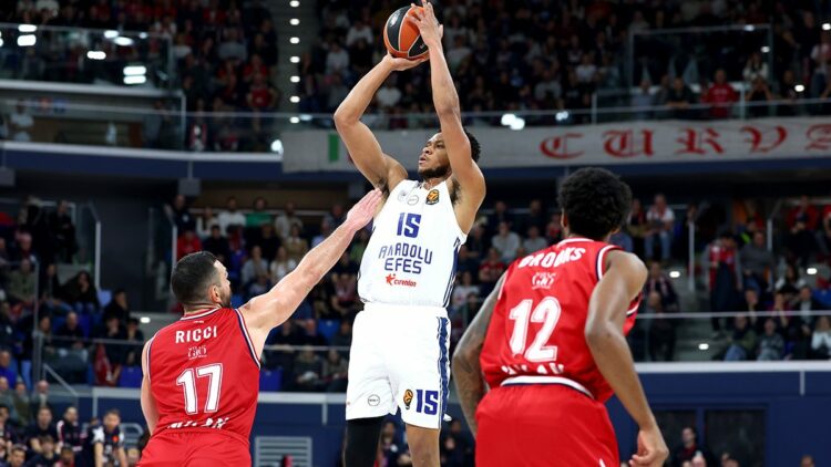 Anadolu Efes, EA7 Emporio Armani Milan'a 87-74 mağlup oldu