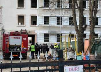 Ankara'da inşaat işçilerinin kaldığı 3 konteyner yandı