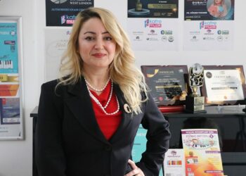 Annesi sayesinde başladığı piyanoda kendi metodolojisini geliştirdi