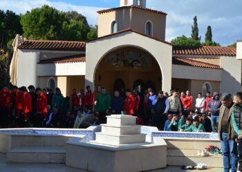 Antalya'da hazırlıklarını sürdüren takımlar 'Dinler Bahçesi'nde namaz kıldı