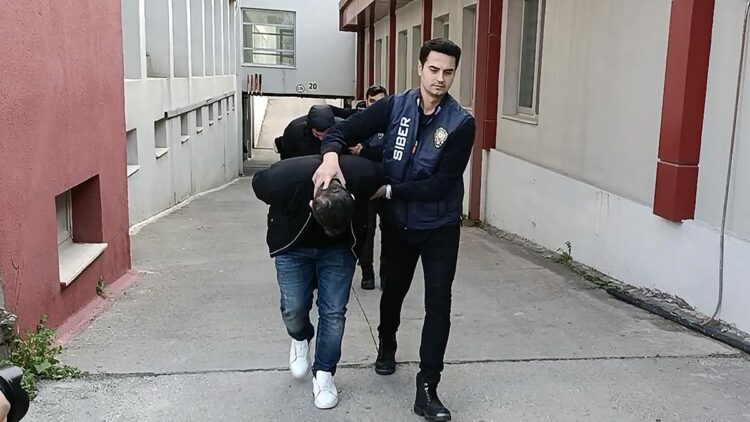 Araç satın almak isterken sazan sarmalı yöntemiyle dolandırıldı