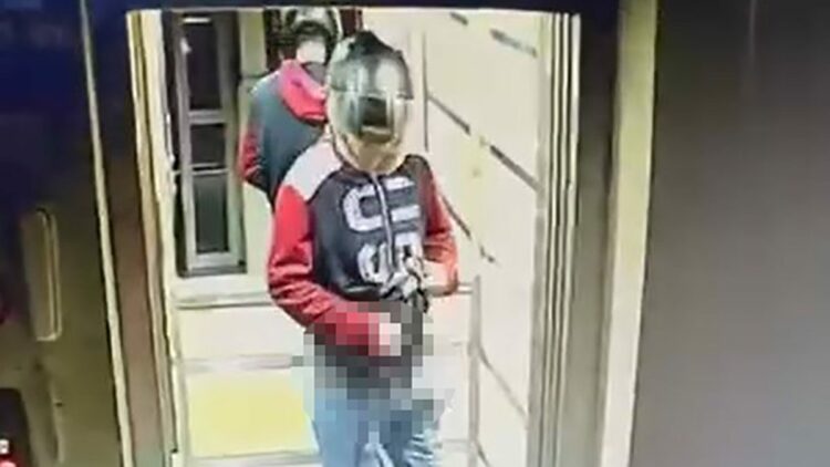 Asansöre idrarını yapıp kuşlarını çalan şüpheliye seslendi