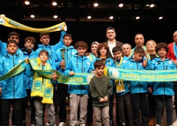 Ataşehir'de sporun ve sanatın önde gelen isimleri gençlerle buluştu