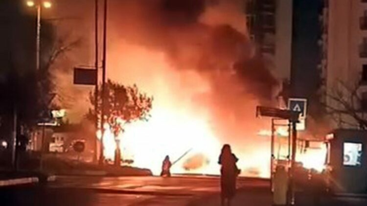 Avcılar'da İETT otobüsü alev alev yandı