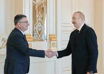 Azerbaycan Cumhurbaşkanı Aliyev, İsrail Dışişleri Bakanı Saar'ı kabul etti