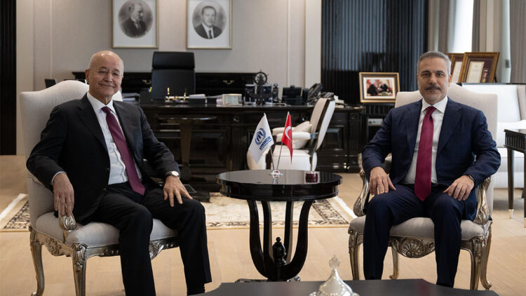 Bakan Fidan, BM Mülteciler Yüksek Komiseri ile görüştü