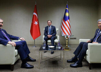 Hakan Fidan Malezya Başbakanı ile bir araya geldi