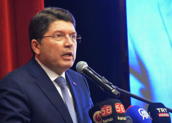 Yeni bir anayasayla Türkiye Yüzyılı'na başlamamız lazım