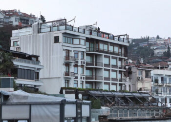 Bebek Otel'de kaçak yapılar yıkıldı