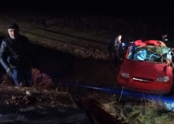 Ankara'nın Beypazarı ilçesinde, otomobil şarampole uçtu