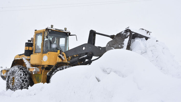 Bitlis'te 139 köy yolu ulaşıma açıldı
