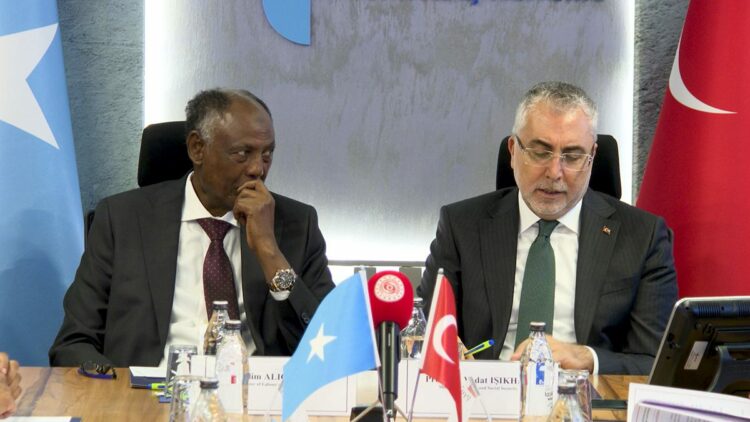 Bakan Işıkhan, Somali Çalışma Bakanı Ibro ile bir araya geldi