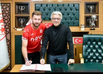 Balıkesirspor forvet Akın Arıcan'ı renklerine bağladı