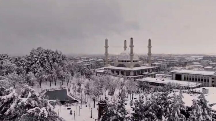 Batman’da 2007'den bu yana en yüksek kar kalınlığı ölçüldü: 18 santimetre