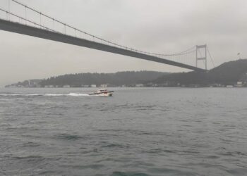 Bebek'te denizde ceset bulundu