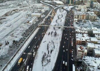 Beyaza bürünen Sultangazi havadan görüntülendi