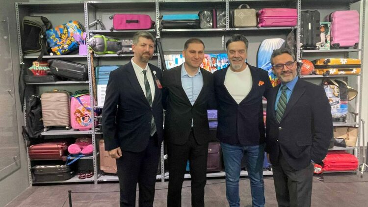 Beyazıt Öztürk’ün ‘Şey(ler) Havalimanında Unutulan Eşyalar' sergisi açıldı