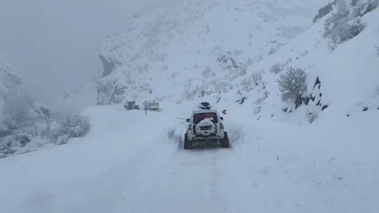 Beytüşşebap'ta kar kalınlığı 2 metreyi buldu