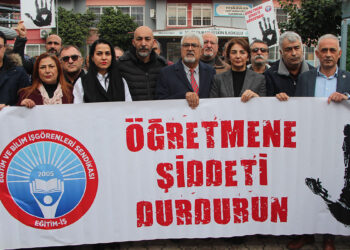 Öğretmen, eski öğrencisinin babası tarafından silahlı saldırıya uğradı
