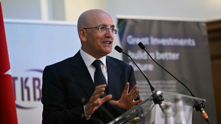 vCari açığın sürdürülebilir seviyelerde kalmasını bekliyoruz