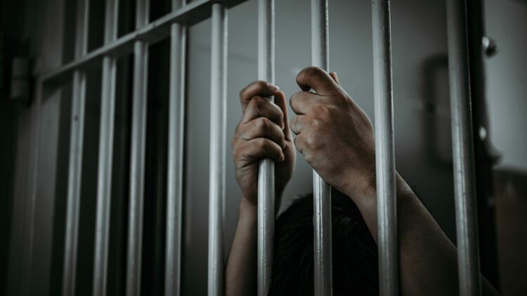 Çocuk olamamış suçlular