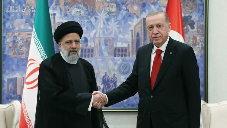 Cumhurbaşkanı Erdoğan, İran Cumhurbaşkanı ile telefonda görüştü