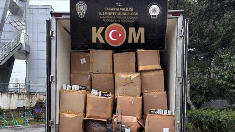 Depo olarak kullanılan ahırda 2 ton kaçak tütün ele geçirildi